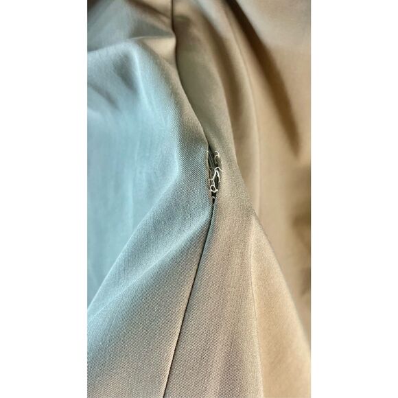 Zara Dress with tags but a has a small unstitched part on the‎ back - Picture 4 of 8